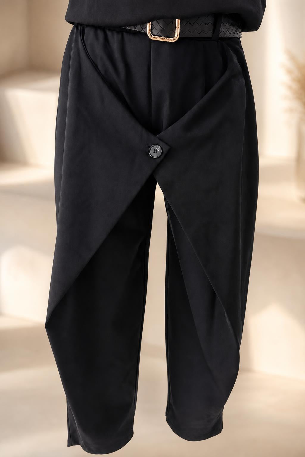 Schwarze Hose in Wickeloptik