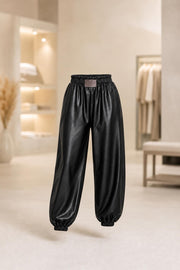 Schwarze Hose Kunst Leder Optik mit Weitem Bein